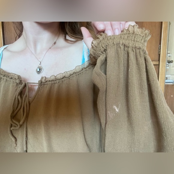 Free People Brown boho flowy crop top cold shoulder bell sleeves • size Large - Picture 8 of 13